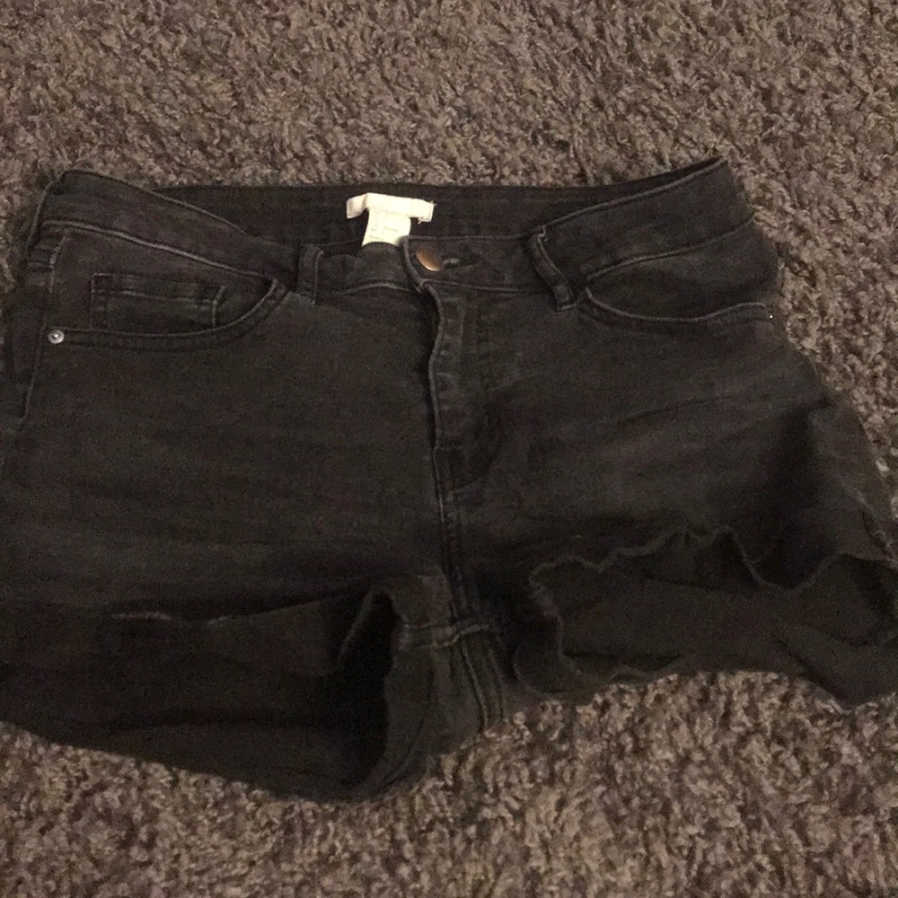 black jean shorts///H&M